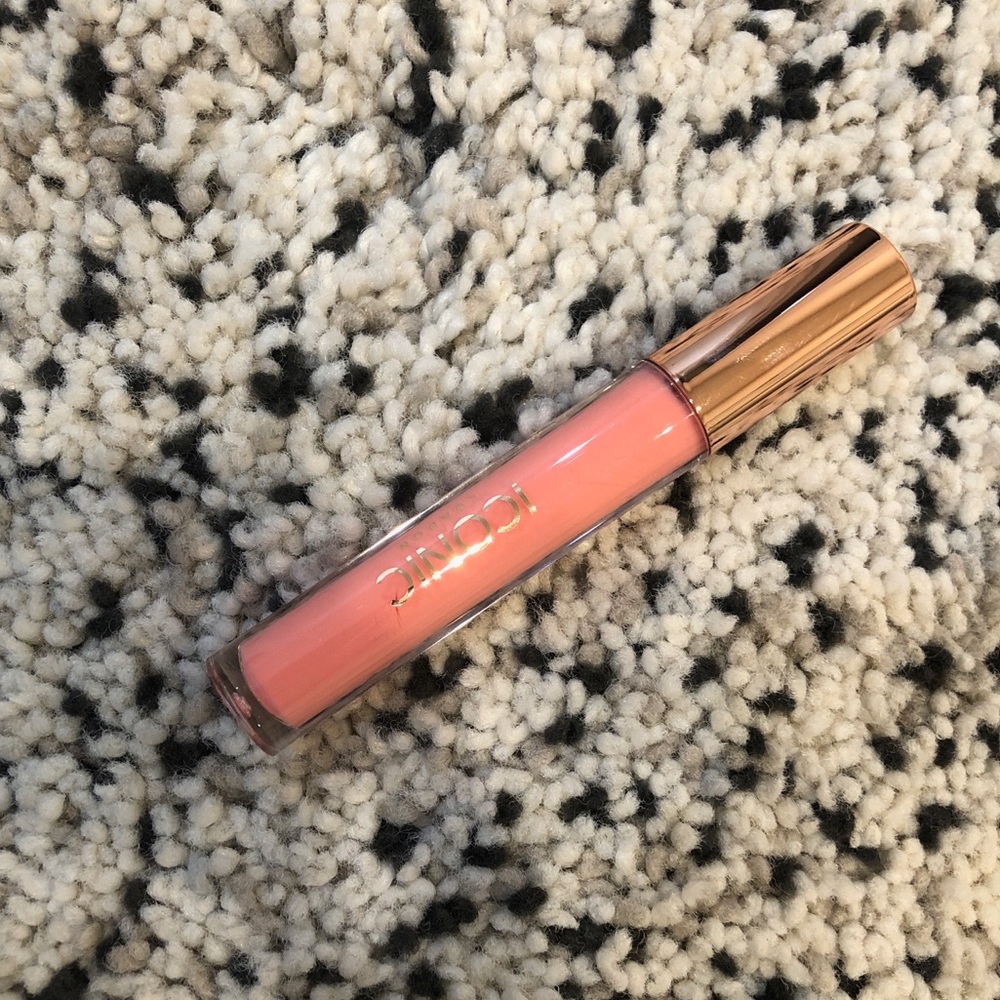New! Iconic london lip plumping gloss pee-a-boo